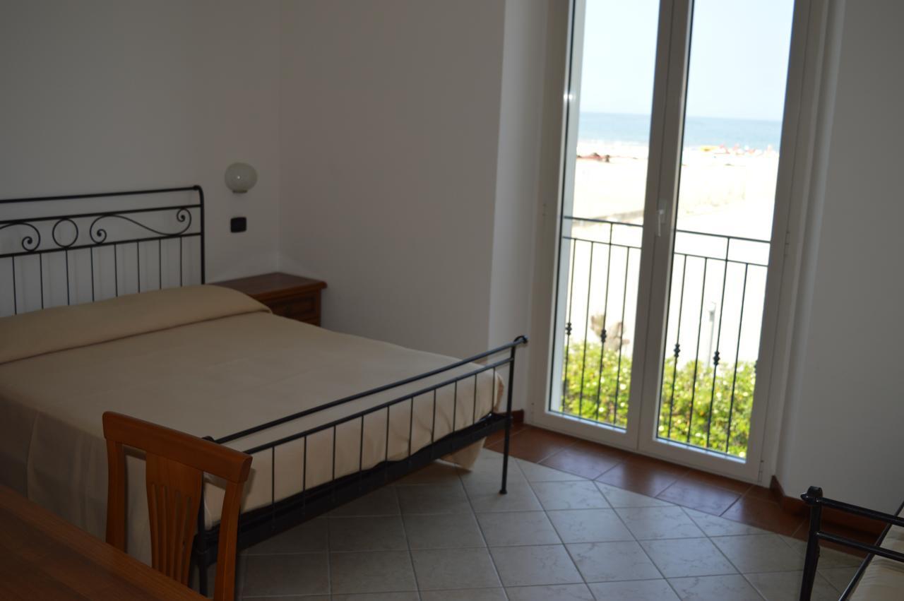 Residenza Villa Margherita Римини Екстериор снимка