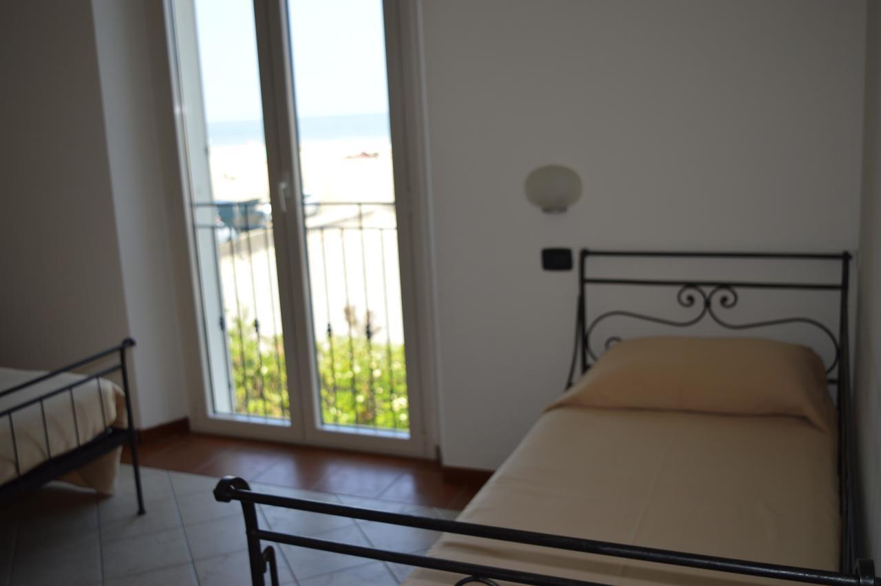 Residenza Villa Margherita Римини Екстериор снимка