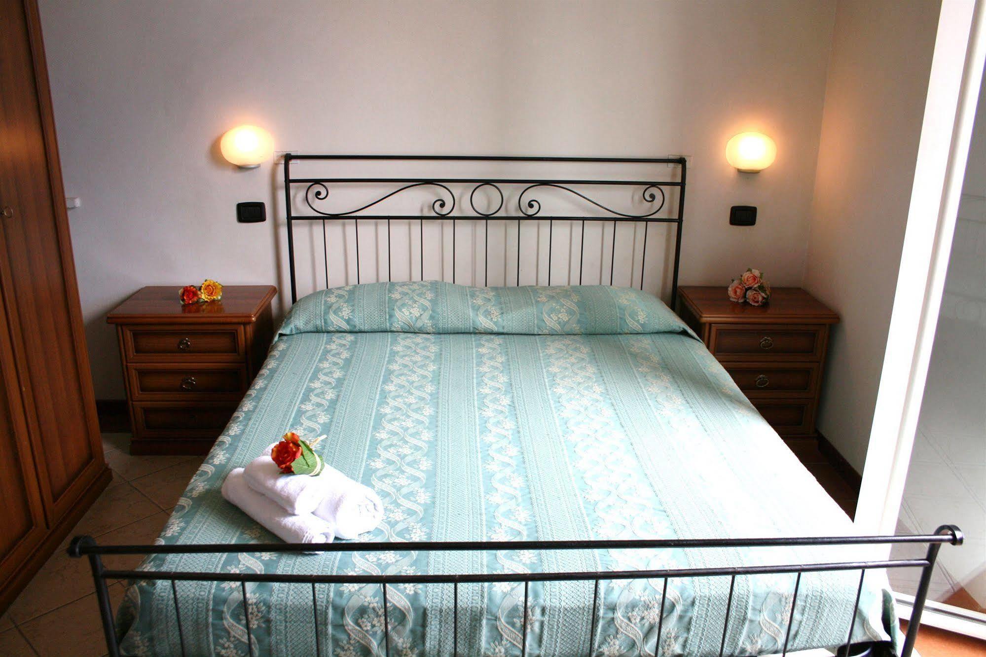 Residenza Villa Margherita Римини Екстериор снимка